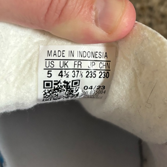 Adidas Gazelle red/orange sneakers size 5 - Picture 2 of 10